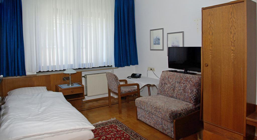 Hotel Alte Bruecke Bad Homburg vor der Höhe Szoba fotó
